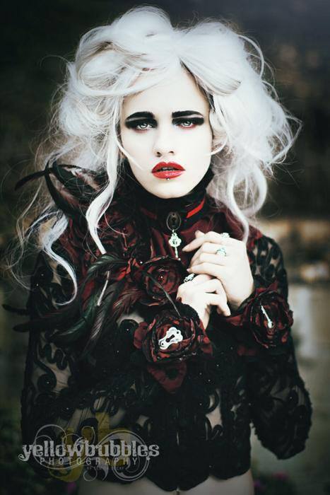 gothicandamazing:Model: Wenchi Photo: Yellow Bubbles PhotographyClothing Wysterium