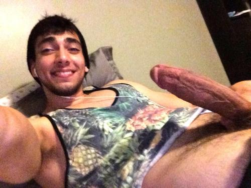 XXX colombiaxxx1:  Wooof..  this guy is really photo