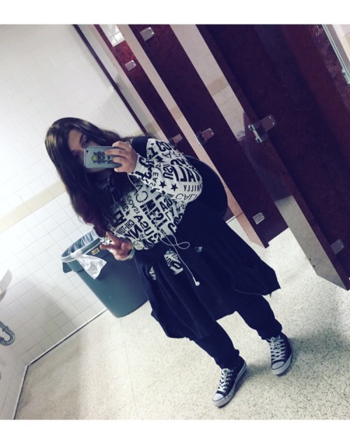 Hi I’m Emma ^.^ 15 I have a strange sense of humor sometimes I don’t even understand I&r
