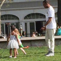 beylegend-deactivated20171231: Beyoncé, Blue Ivy, Tina Knowles and Jay Z out in