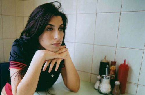 foreverblog-world:  Amy Winehouse. London, 2004