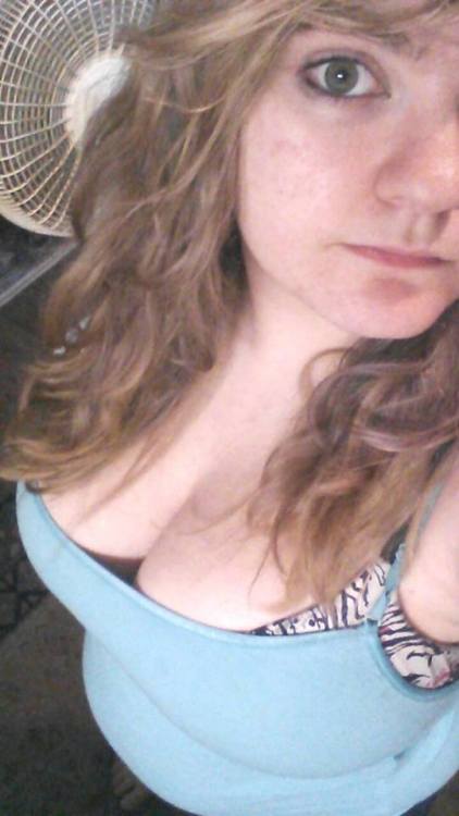 fuck-phil:  zuzonicorn:  zuzonicorn:  unseen cici selfies 1/5  i have four more of these in my draft