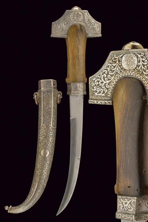 Moroccan Koummiya dagger, 19th century.from Czerny’s International Auction House