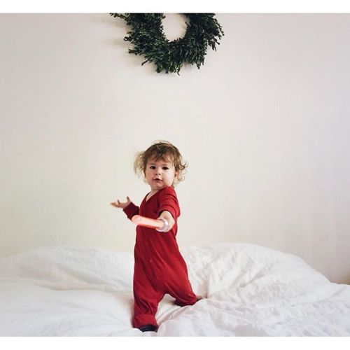 themountainlaurel:Meg Elisabetha little girl in redBeautiful