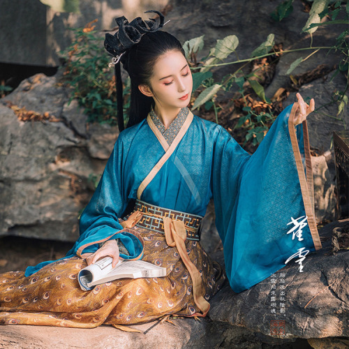 Traditional Chinese Hanfu and hair ornaments, newest collection from 阙音海棠.