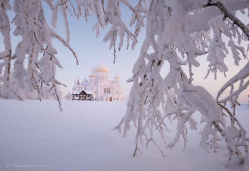 expressions-of-nature:by Vadim BalakinBelogorsk Monastery, Russia