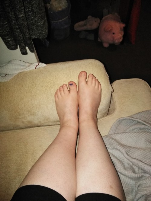 goddessmagnoliasworld: Need a good boy to come massage and worship my feet today. Think you are one?