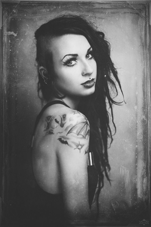ashtrayheart-ashtrayarts:  Model, make up, styling: Model Ashtrayheart (me)Photo,