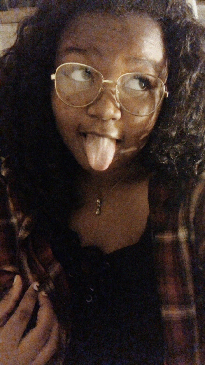 youareeinlove:just a black bi girl who wears flannel and is proud of Taylor Swift