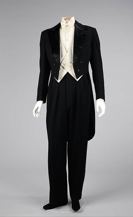 omgthatdress:TuxedoJeanne Lanvin, 1927The Metropolitan Museum of Art
