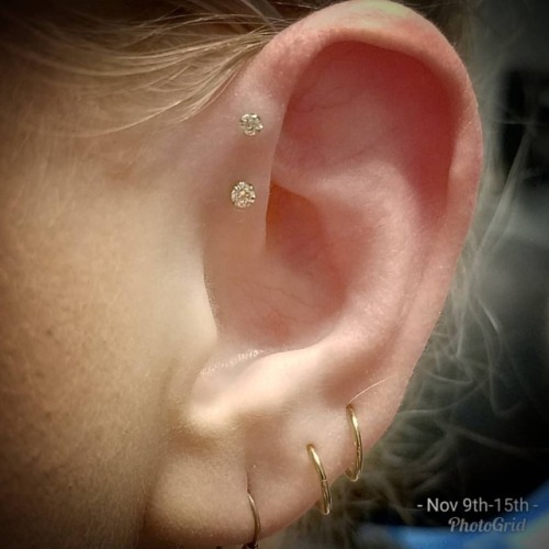 Dainty little double #forwardhelix with champagne #Swarovski crystals to compliment her other gold j