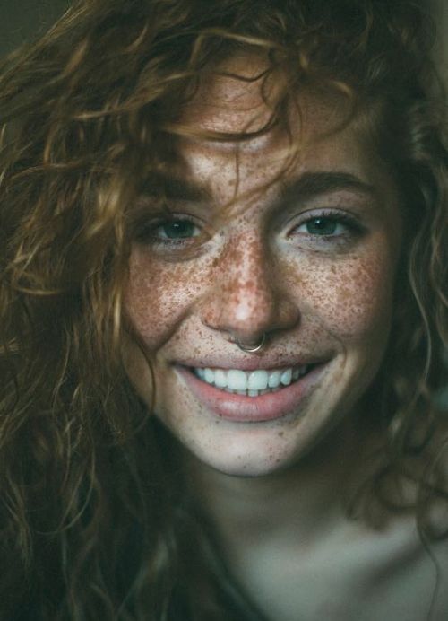 Freckles are so freakin SEXY!!!!!