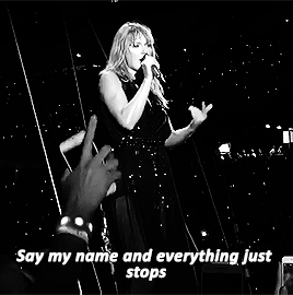 lovetheplayers:Taylor performing Dress in Foxborough, Massachusetts (July 27, 2018)