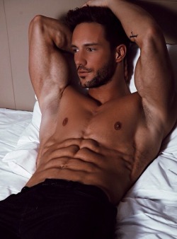 fitnessmalemodels:  www.fitnessmalemodels.tumblr.com 