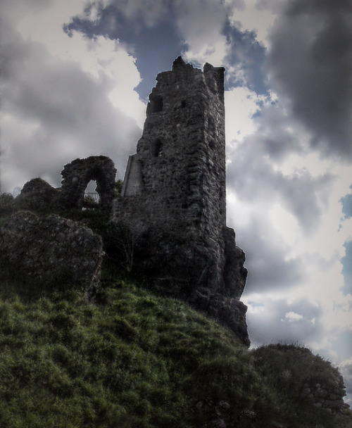 Ruins of Dunure by Cecil&rsquo;s Chicken Ranch on Flickr.Ruins on the hillstand watch along the coas