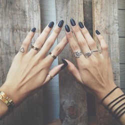 tbdressfashion:  lovely rings here Green Monday Clearance Code!!! 