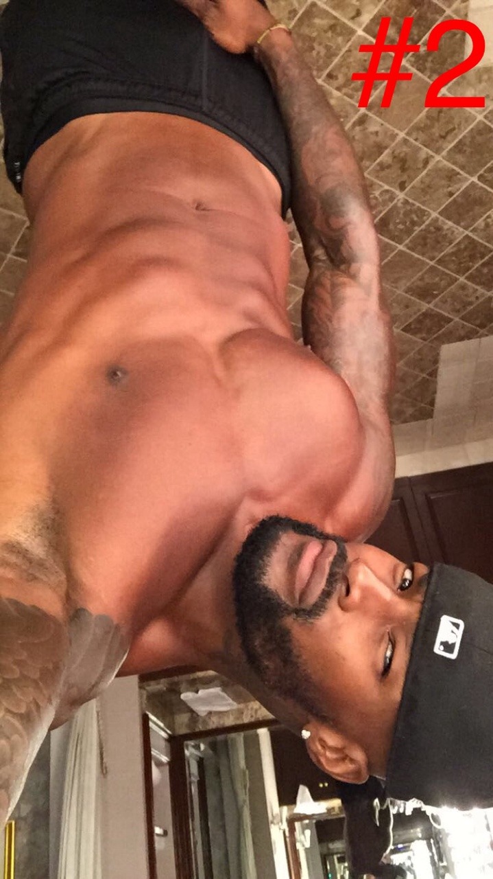 guys-xposed:  It’s snapchat Sunday on guyblog2014 !!!! Where some of the sexiest