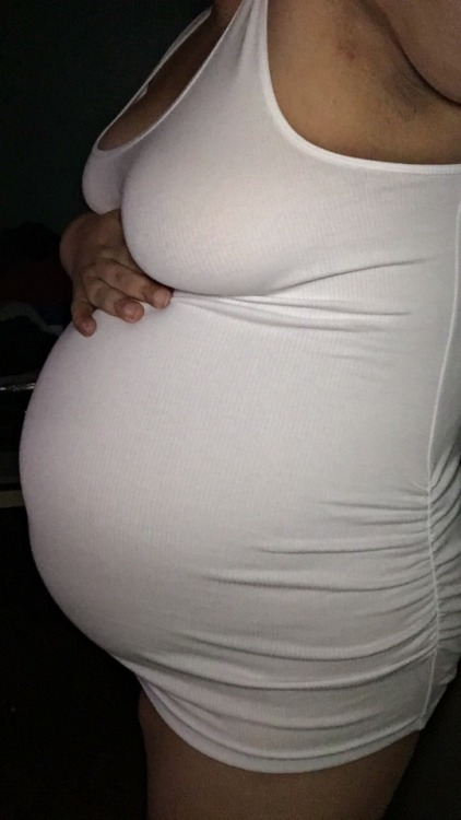 preggoalways:White tank…