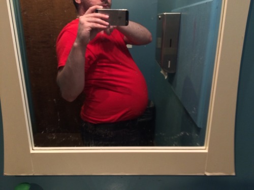bigwolfcakebelly:  I never even noticed I got bigger while I was away.