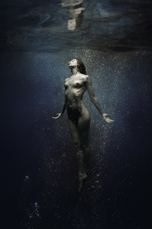 theresamanchester:  Swimming through space - the Ascension model Theresa Manchester - photo Lee Lenahan - edit and retouch Theresa Manchester Please support my artwork! Everything helps! www.patreon.com/theresamanchester 