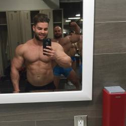 intomusclestuff:  Big biceps photo bombing a selfie!