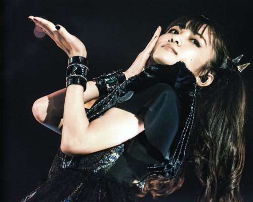 BABYMETAL ARISES ~ BEYOND THE MOON ~ LEGEND - M - (Photobook)