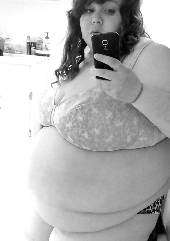 love4ssbbw:  Wanna fuck a horny BBW? - CLICK HERE! 