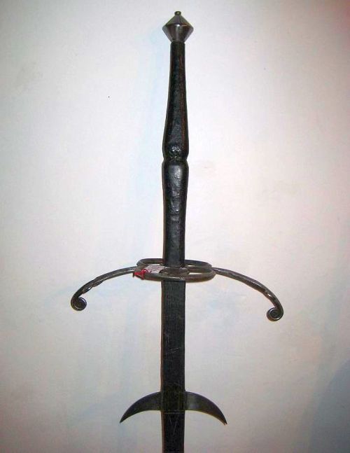art-of-swords:  Two-handed Sword Dated: 1580 Culture: German  Source: © 2013 Historica Arma   A