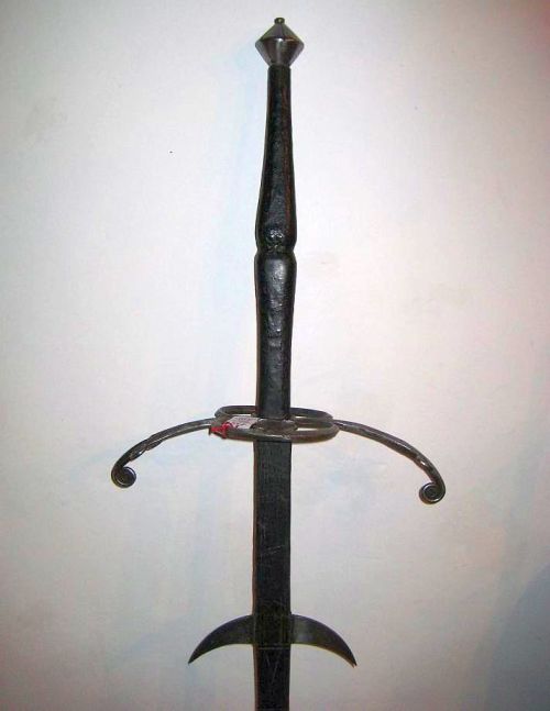 art-of-swords:Two-handed Sword Dated: 1580 Culture: GermanSource: © 2013 Historica Arma A beau