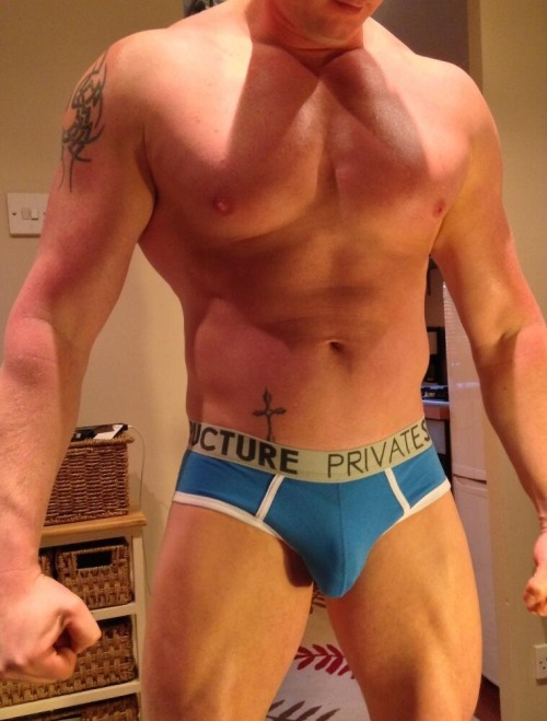 hard4dilfs:  Fuck this man is hot. Great underwear! 