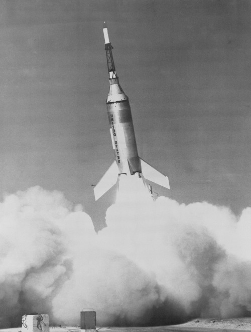 humanoidhistory:  November 4, 1959 — Little Joe 2 launches from Wallops Island, Virginia, carrying the Mercury spacecraft “test article.” The suborbital flight of the Mercury capsule was a test of the escape system. The vehicle flew fine, but the
