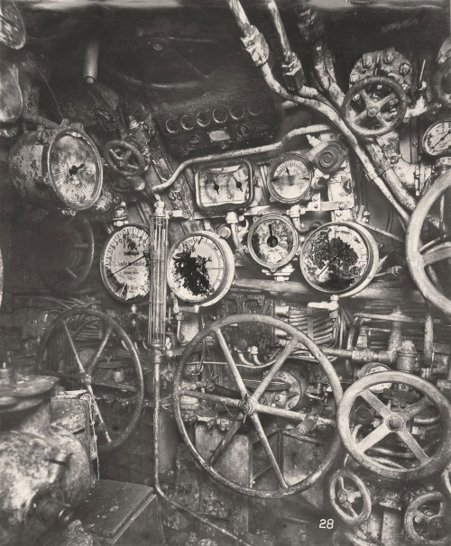 31262:  U-boat 110 (1918) after being raised from the North Sea. The damage was a result of a depth charge attack followed by a ram attack which ultimately caused it to sink.  Tyne & Wear Archives & Museums 