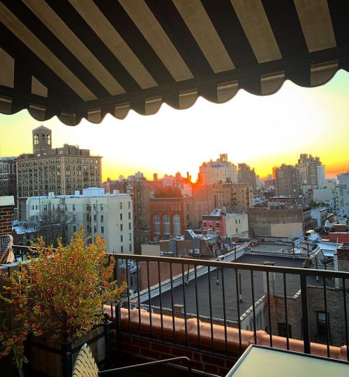 Sunset over Greenwich Village #newyorkcity #nyc #greenwichvillage #sunset #beauty #livingthegoodlife