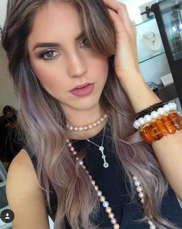 Daniela (18 Photo)