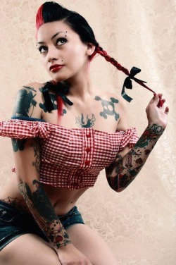 inked-babes-save-the-day:  More @ http://inked-babes-save-the-day.tumblr.com