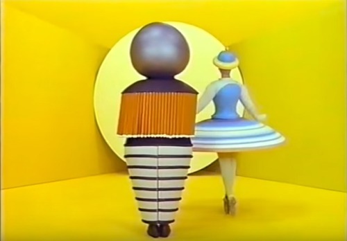 talesfromweirdland:Shots from the 1970 performance of Oskar Schlemmer’s 1922 Triadic Ballet (see yes