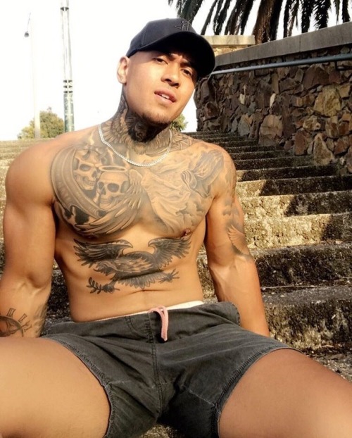 Porn digbyioane:  Island guys with their tats photos