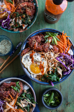yumi-food:  Korean Style Fried Shrimp Rice Bowls with Kimchi and Crunchy Noodles