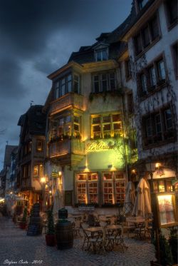 bluepueblo:  Sidewalk Cafe, Paris, France photo via gilda