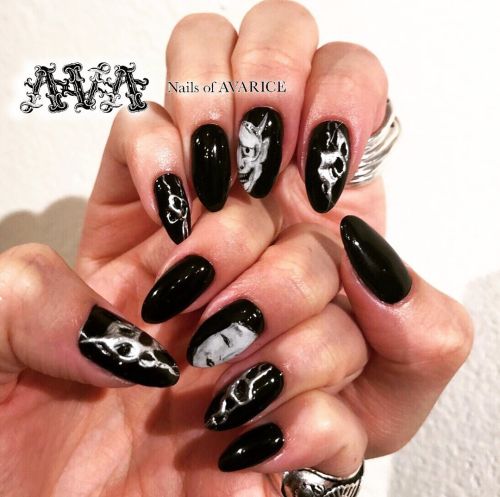 2H Produced nailsInspired by #般若ネイル #おかめネイル #hannyanailsArtist @hee____work ※コロナウィルス対策を実施しながら営業中※ご