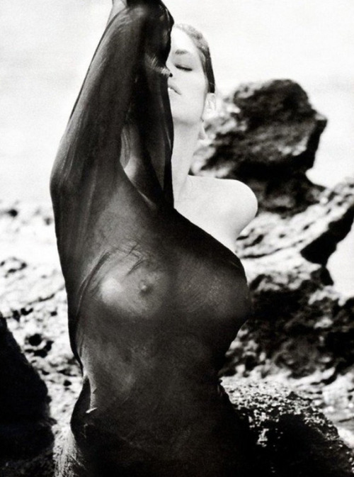 famous-nsfw-tub:  Cindy Crawford. When it adult photos