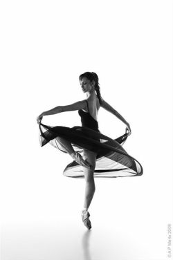 movementaddiction:  Graceful. | Dancing | Pinterest http://ift.tt/1riiieW 