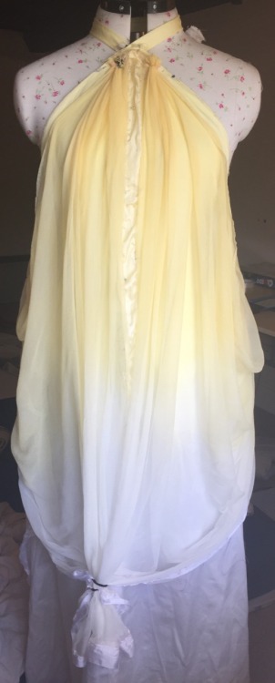 thewanderlustlibrarian: punsbulletsandpointythings:  arwcnevenstar:   Progress on Padme’s lake dress    The underdress is made from silk satin and the outer dress from chiffon. The underdress is a simple backless dress with a full skirt, and is fastened