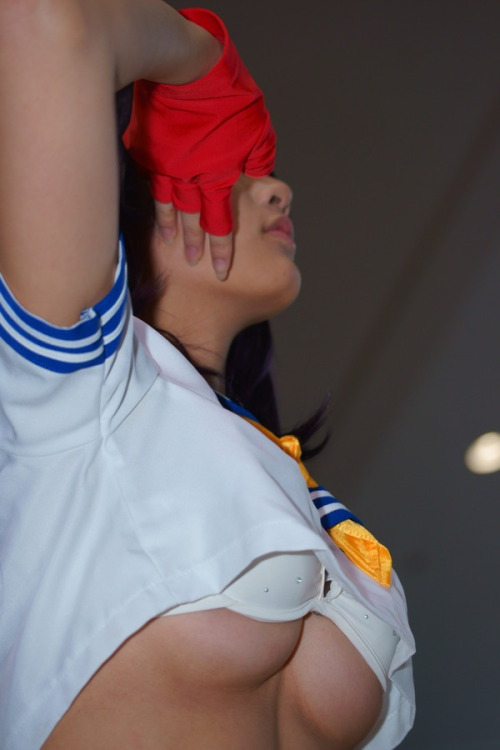 asiavoyeur:  sexy under boobs