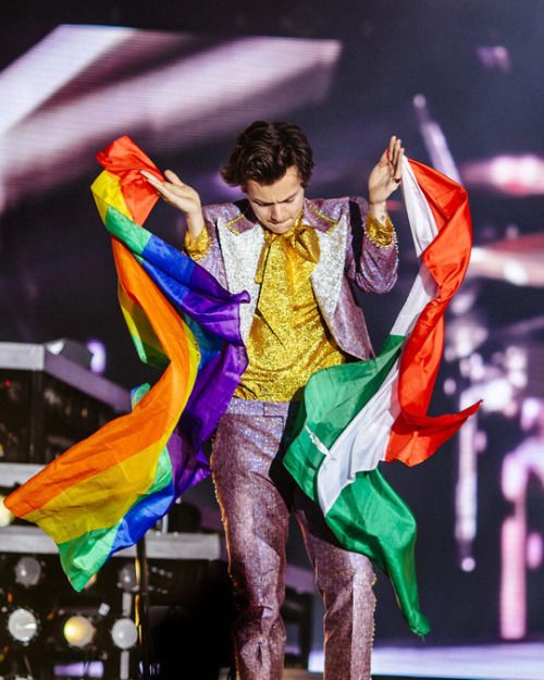 🌈, Live On Tour (by Hélène Pambrun)