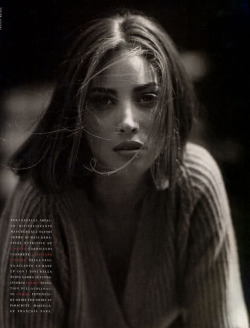 bestofvogue:  Christy Turlington “Bentornata Christy” shot by Steven Meisel Vogue Italia October 1989 requested by tinasinatra