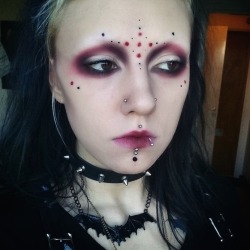 moonrage-dragdream:  ginnygore:  Makeup today. Loving the infected look  36