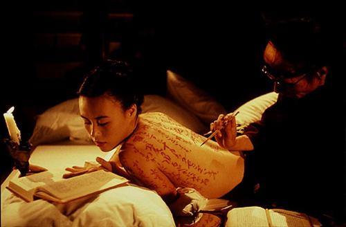 mividaesmiasolomia:  THE PILLOW BOOK