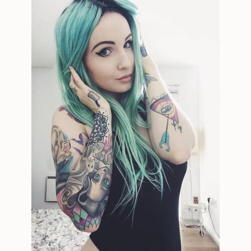 ilovetattoedpeople:  Follow me ILTP
