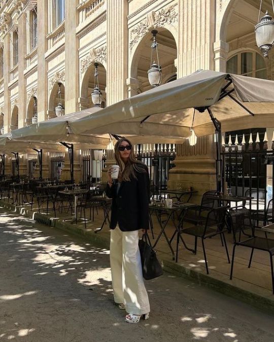 source: https://www.instagram.com/ivanamentlova/ #ivana mentlova#chanel#Parisian#Paris#cafe kitsune#style#street style#fashion#simple#minimalist#minimal
